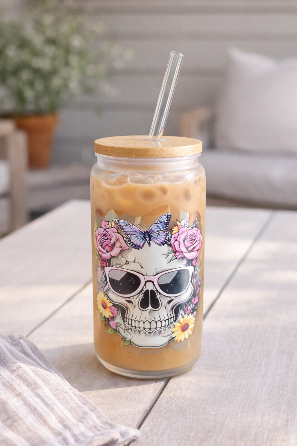 Trinkbecher Totenkopf mattiert– Butterfly Skull