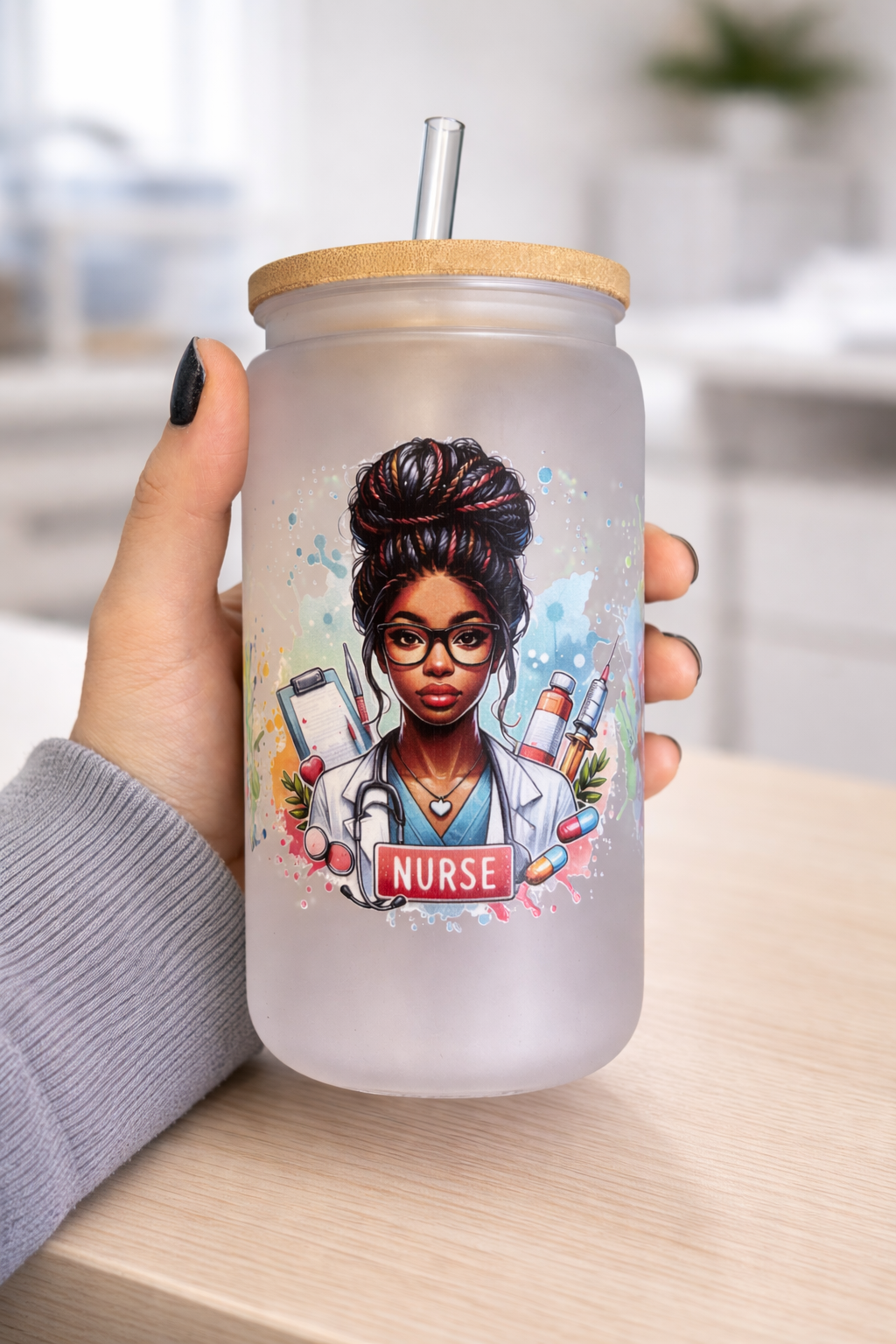Trinkbecher mattiert-Black Nurse Red Braids- Geschenk für Pflegepersonal